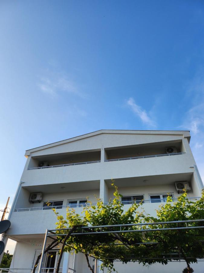 Apartments Wild Beauty - Krimovica بودفا المظهر الخارجي الصورة